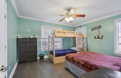 Delacroix Cabin | Great view of bayou-fishing lodge- sleeps 6. Fish cleaning station & bbq pits.