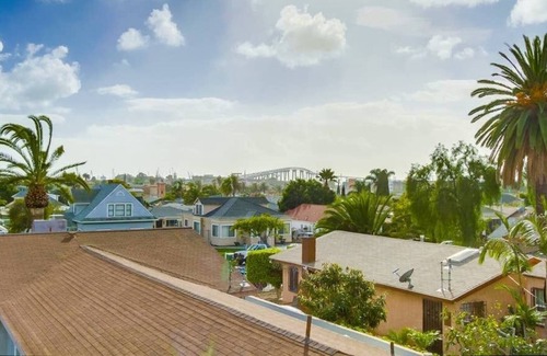 Grant Hill Apartment | Great Views | 2 Bedroom | Close to Everything!