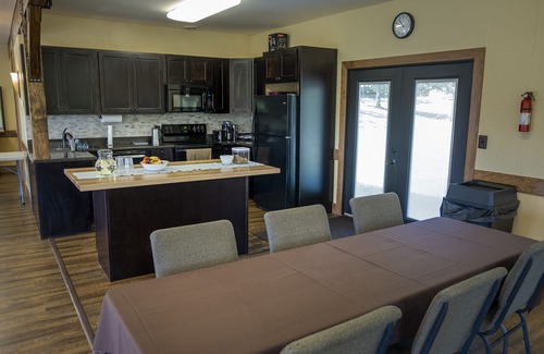Rolla House | Great Views | Lakeside | Family-Friendly Barn | Reunions, Events, Retreats