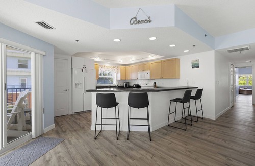 New Smyrna Beach Condo | Great views - Oceanwalk 4-201