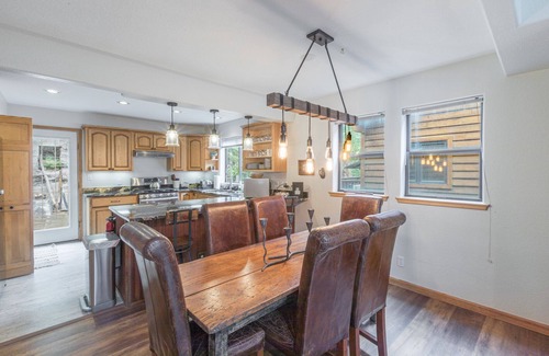 Ouray Condo | Great Views-Sleeps 8-Private Deck-Walk to Main St
