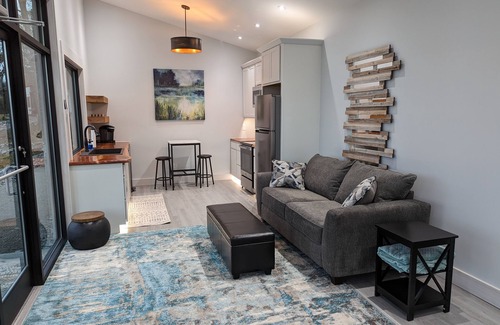 Hopkinsville House | Great views & sunsets in new, luxury tiny home - ADA accessible