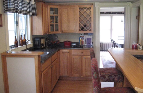 Arlington House | Great Village location to enjoy all the summer events in the Mancheste area.