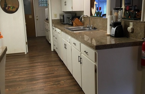 Scottsburg Cabin | Great Vintage 2500sq ft. country cabin amazing river front setting!