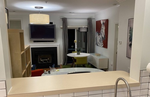 Court House Condo | Great work or play space. Centrally located, walk everywhere.
