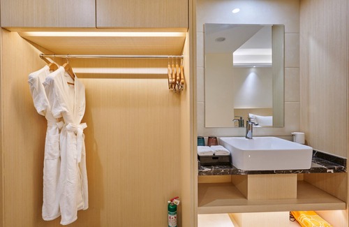 Guanshanhu District Hotel | Great Year Hotel