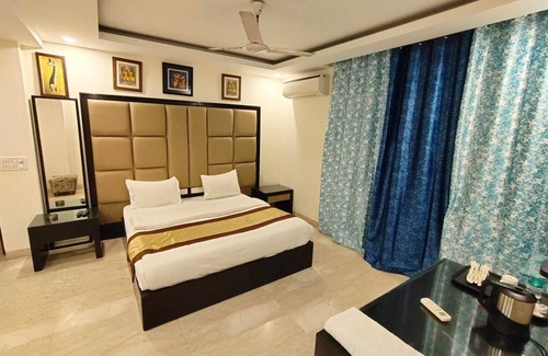 New Delhi Bed & Breakfast | Greater KailashnKailash ColonynNehru Place nShroff Eye Clinic