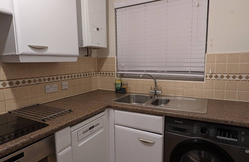 Little Hay House | Greatmindz Abode - 3 bedroom townhouse close to airport, NEC, train station