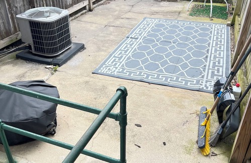 Downtown Baltimore House | Greek Food, Best Nights Sleep-Hotel Mattress, Black Out Curtains, Free Parking