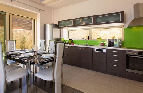 Stavromenos Villa | Greek Modern Design only 2km Away from the Beach