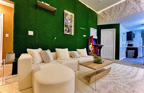 Gulfport Condo | GreekCinema,Fireplace,Arcade,Museum by Beach LUX