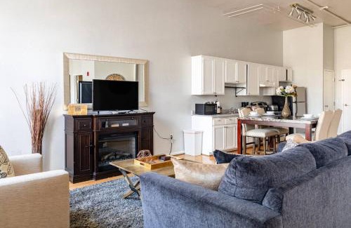 Gaslamp Quarter Hotel | Greely Gaslamp - Loft W Parking & 3 Beds #302