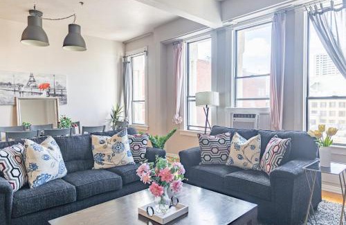 Gaslamp Quarter Hotel | Greely Gaslamp - Loft W Parking & 4 Beds #401
