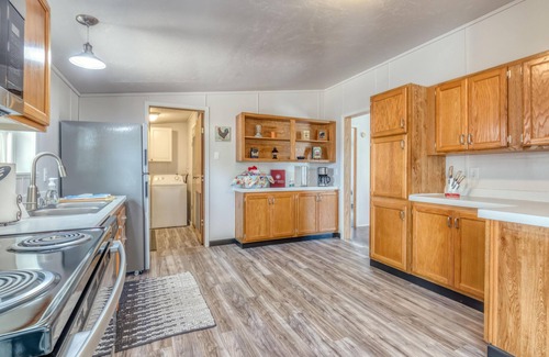Fruita House | Green Acres: Chill, Grill & Unwind in Style!