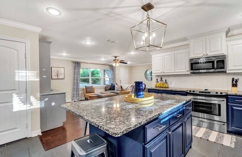 Tyler House | Green Acres District, Sleeps 8, King/Queen