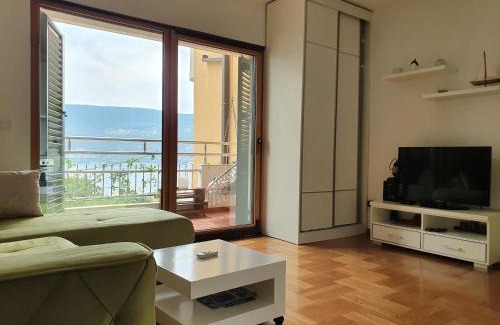 Topla Apartment | Green Apartment