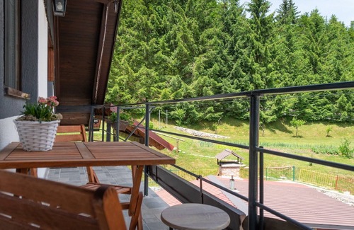 Lokve Apartment | Green Area Apartments Kremžar - Attic Apartment With Balcony
