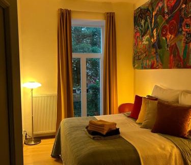 Zizkov Apartment | Green balcony & king size bed