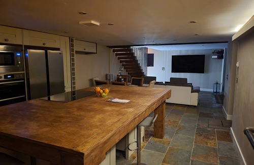 Wharncliffe Cottage | GREEN BARN, pet friendly, character holiday cottage in Oughtibridge