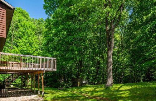Green Bay House | Green Bay Cozy home, 3 bed rooms, 6 beds, 2 bath