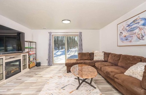 Green Bay Condo | Green Bay Cozy Home
