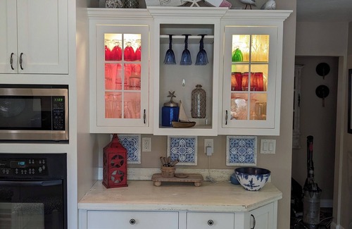 Howard House | Green Bay Home, 6 minutes from Lambeau Field