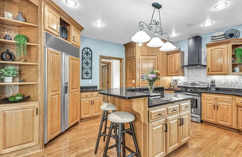 Green Bay Apartment | Green Bay Oasis - Private Resort