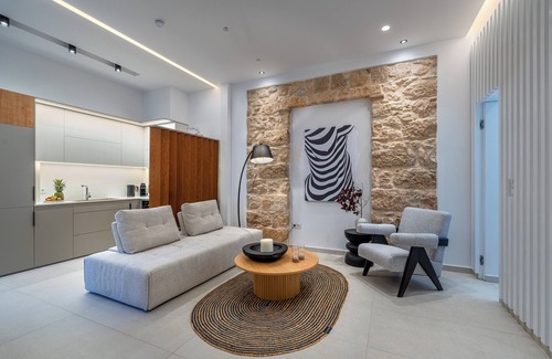 Piraeus Apartment | Green & Blue Suites: Portside Luxe Suite (A/C, 300Mbps Wi-Fi)