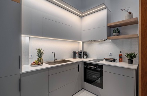 Piraeus Apartment | Green & Blue Suites: Portside Luxe Suite (A/C, 300Mbps Wi-Fi)