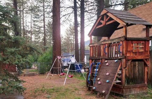 Peter Pan House | Green Cabin in Big Bear Lake 3 bdr Pets Friendly