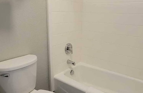 Henryetta Hotel | Green Country Inn