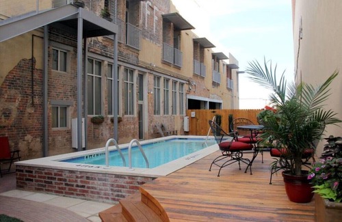 Brazos Apartment | Green Door Lofts-Tuna Loft, Silos/Downtown