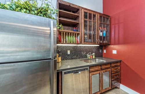 Brazos Apartment | Green Door Lofts-Urban Cowboy - Silos/Downtown
