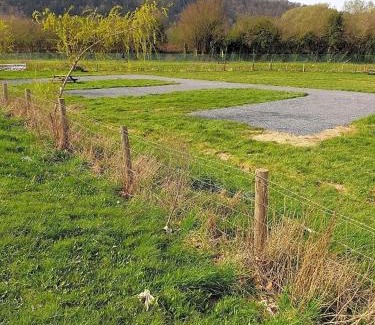 Kingswood House | Green Dragon and Kitchen Pod - Sleeps 2 & Parking