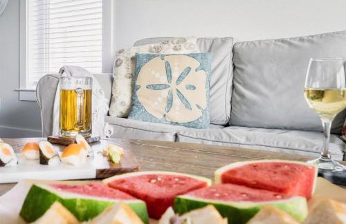 Gulf Shores House | Green Family Bungalow! Beach Access, Pool, & Fishing Dock
