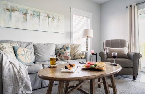Gulf Shores House | Green Family Bungalow! Beach Access, Pool, & Fishing Dock