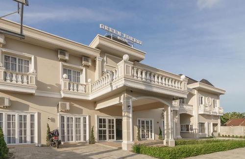 Tebing Tinggi House | Green Forest Hotel
