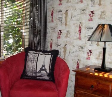 Gardners Bay Bed & Breakfast | Green Gables B&B Waterfront Apartment with King Bed & Breakfast in Huon Valley