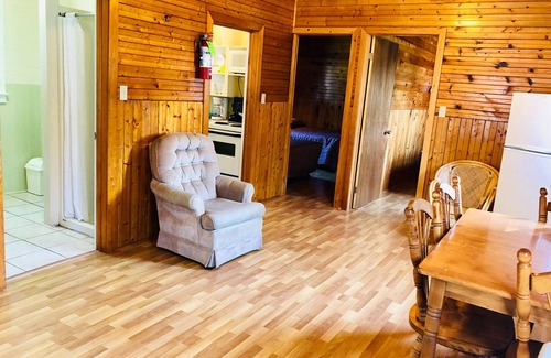 Green Gables Cottage | Green Gables Bungalow Court