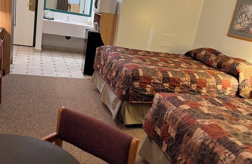 Whitecourt Hotel | Green Gables Inn
