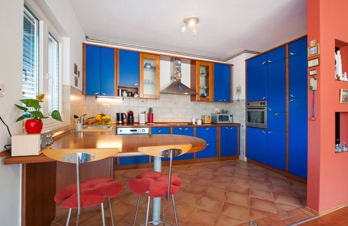 Zrnovnica House | Green garden relaxing holiday in peaceful nature