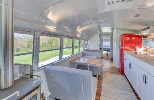 Nelson House | Green Giant : Glamp w/ Amenities, Wine/Beer, Views