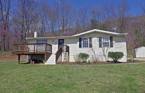 Greenwood House | Green hill cottage