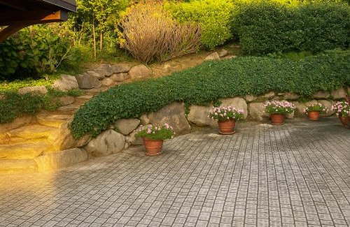 Besozzo Villa | Green Hill Property