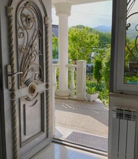 Dilijan Villa | Green House