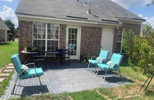 Southaven House | Green house