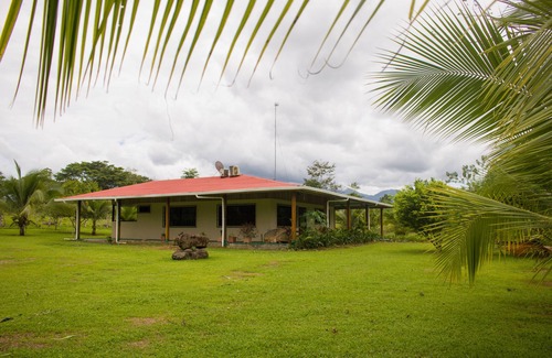 Canton Guatuso House | Green House, Your Family home 5 minutes from Río Celeste.