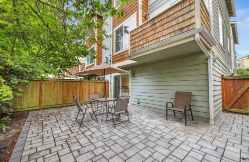 Licton Springs House | Green Lake Remodelled home with AC garage yard