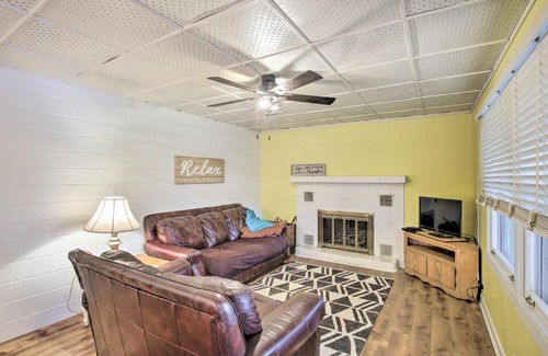 Markesan House | Green Lake Vacation Home with Screened Porch!