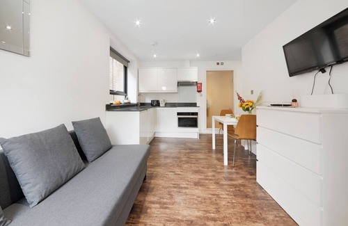 Harringay Apartment | Green Lane Studio by MoreThanStays